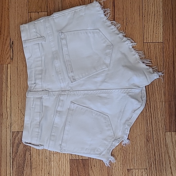 KanCan White Shorts - Picture 4 of 4